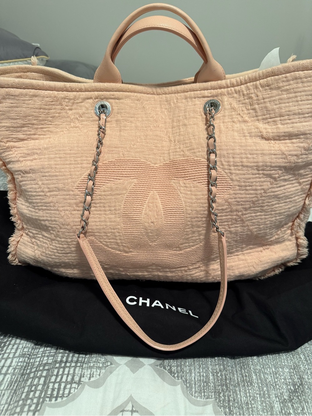Chanel Large double face style Deauville tote in fringe canvas